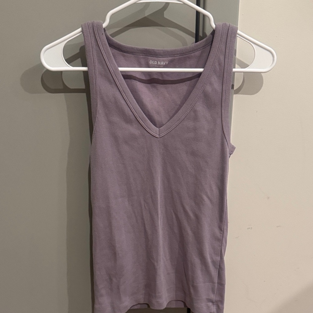 Old Navy Women's Lavender V-Neck Tank Top